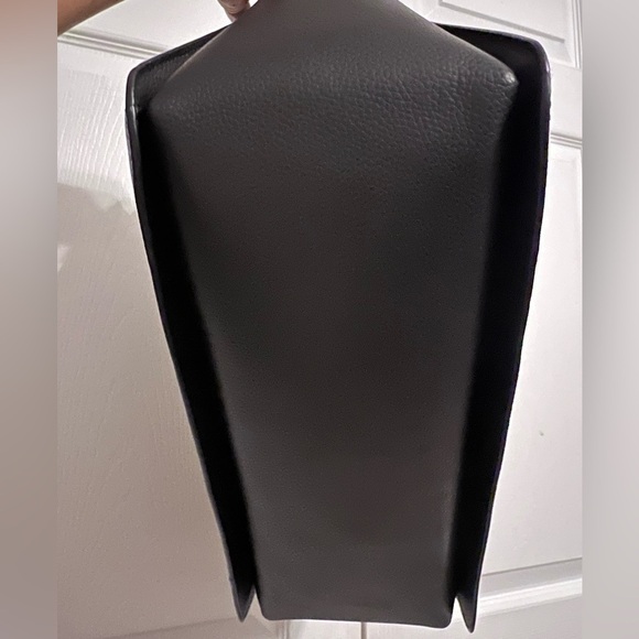 TORY BURCH Robinson Leather Tote. Black. NWOT - Picture 13 of 17